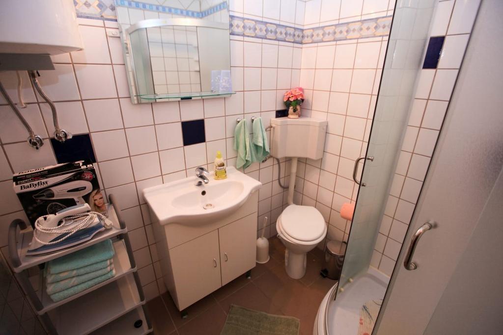 Apartments Franc Povljana Room photo